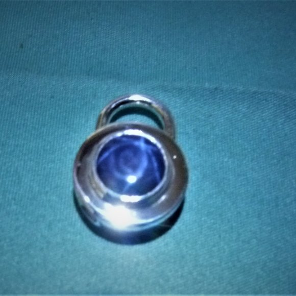 ***Tiffany & Co Custom Blue Star Sapphire on Round Lock Charm *** - Picture 3 of 5